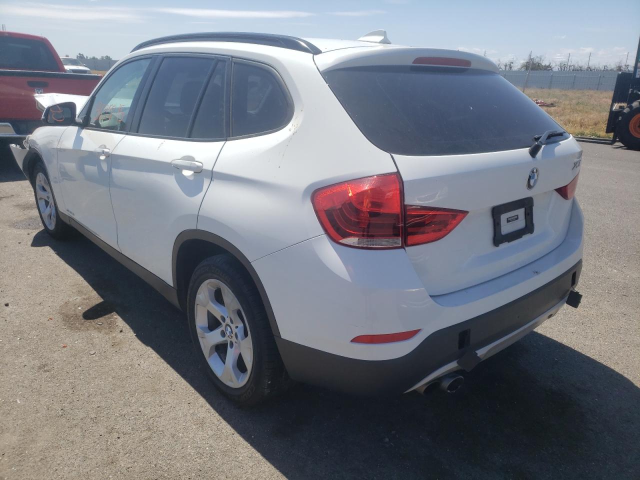 Photo 3 from auction – 2015 BMW X1 SDRIVE2 with VIN WBAVM1C50FVW57980