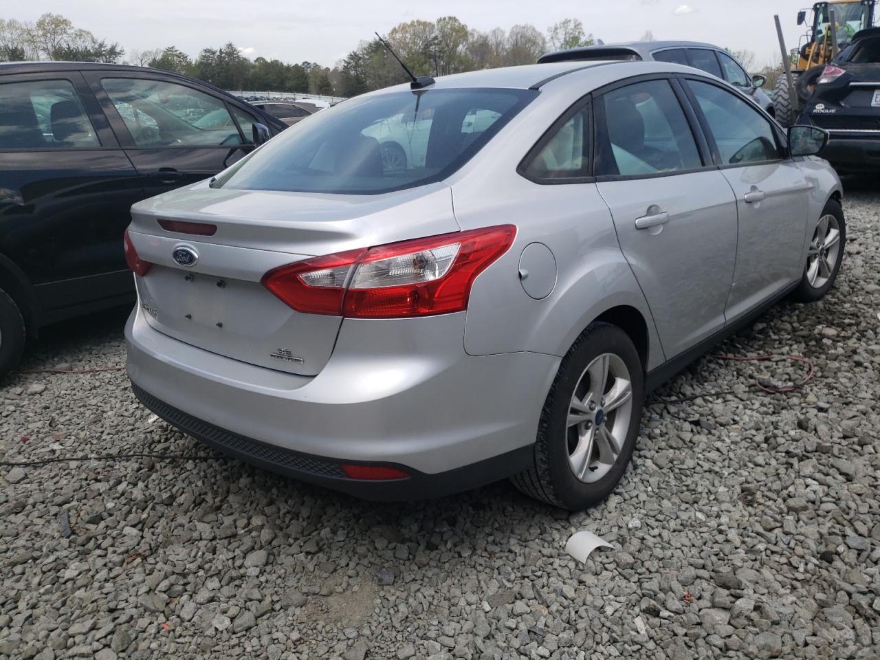 Photo 4 from auction – 2014 FORD FOCUS SE with VIN 1FADP3F25EL361355