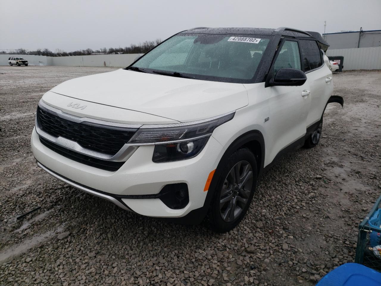 Photo 2 from auction – 2022 KIA SELTOS S with VIN KNDEUCAA9N7235899