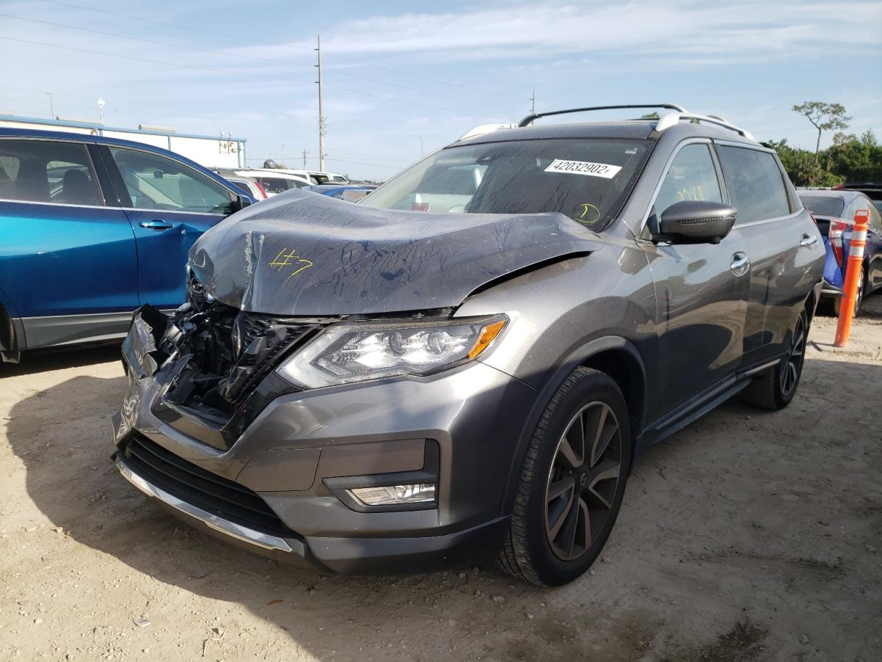 Photo 2 from auction – 2019 NISSAN ROGUE S with VIN 5N1AT2MT3KC700927