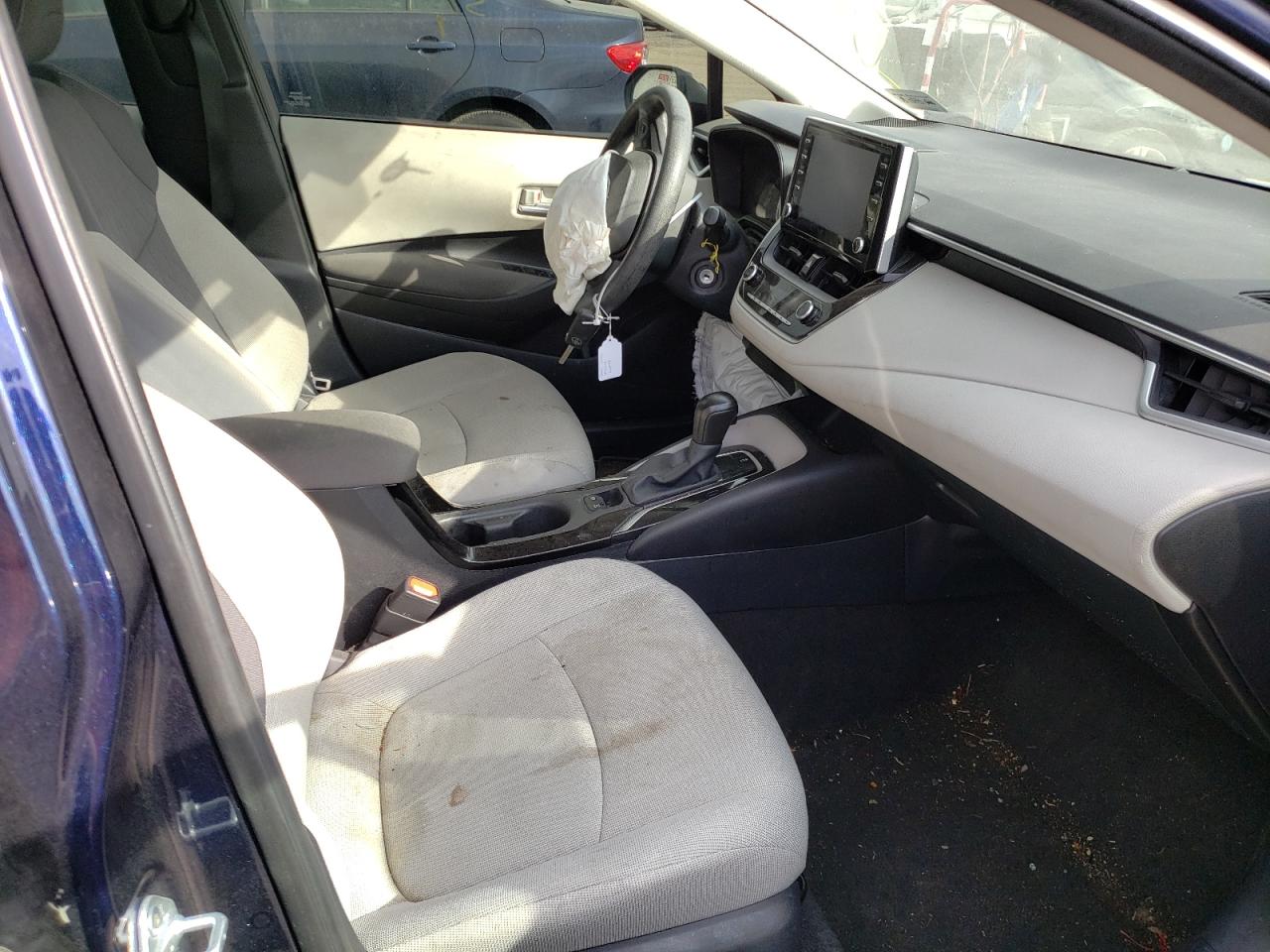 Photo 5 from auction – 2020 TOYOTA COROLLA LE with VIN 5YFEPRAEXLP068610