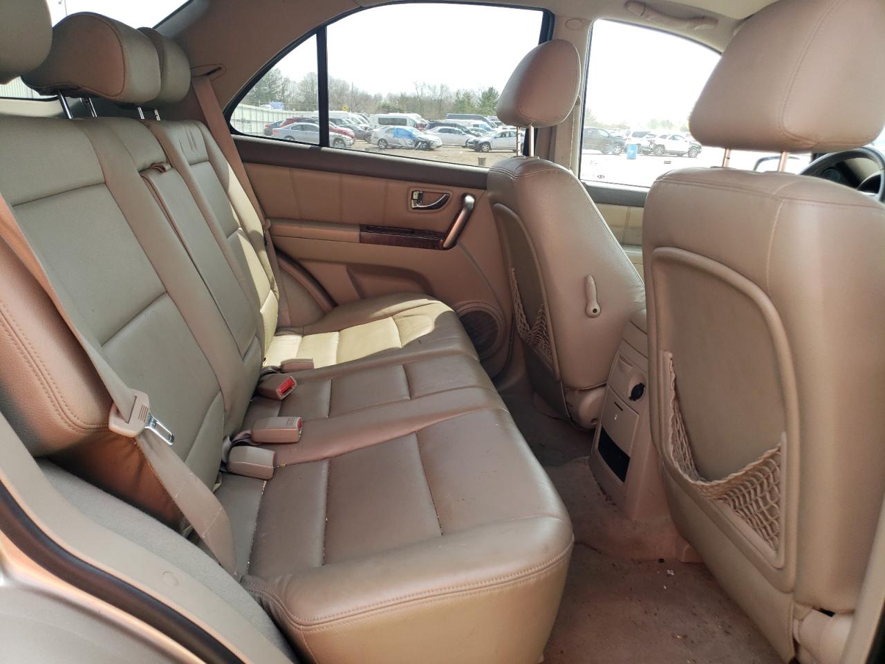Photo 6 from auction – 2004 KIA SORENTO EX with VIN KNDJC733345268821