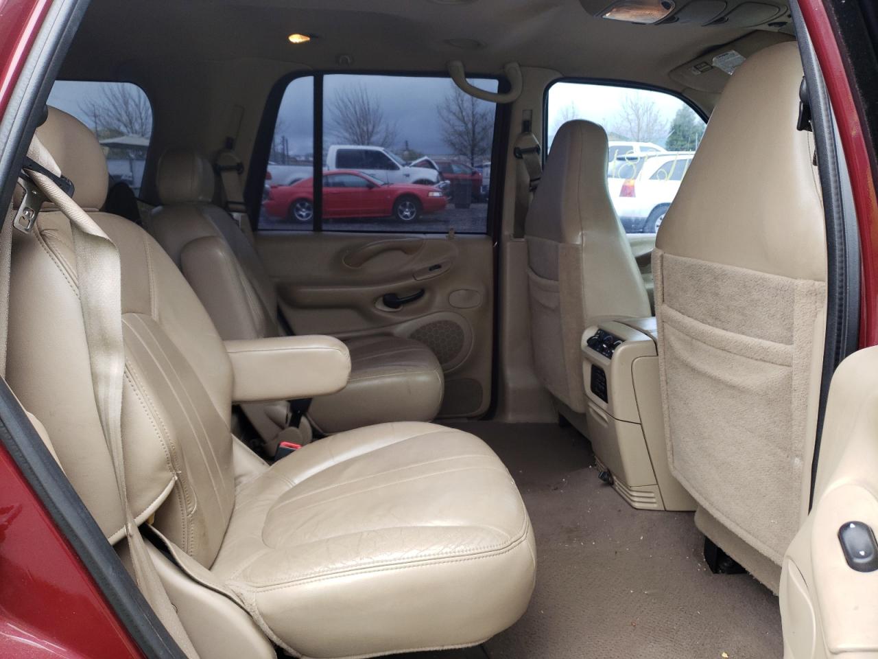 Photo 6 from auction – 2000 FORD EXPEDITION with VIN 1FMFU18L4YLB81046
