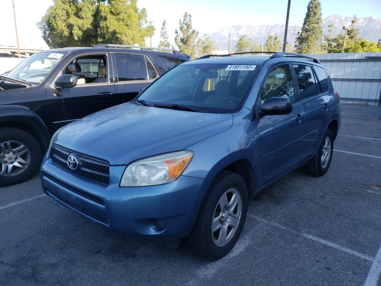 Photo 2 from auction – 2006 TOYOTA RAV4 with VIN JTMZD35V565028342