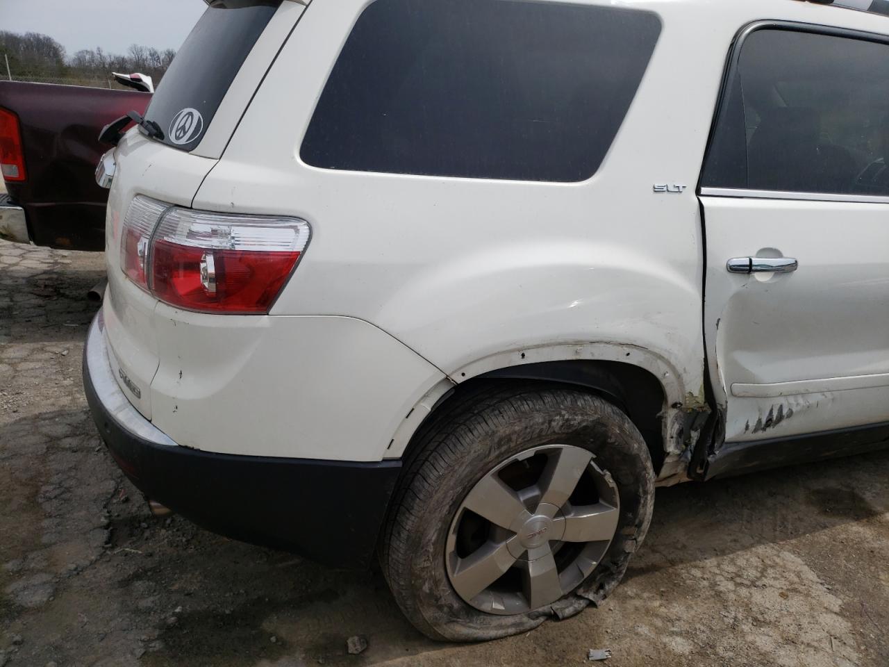 Photo 9 from auction – 2011 GMC ACADIA SLT with VIN 1GKKVRED0BJ135300