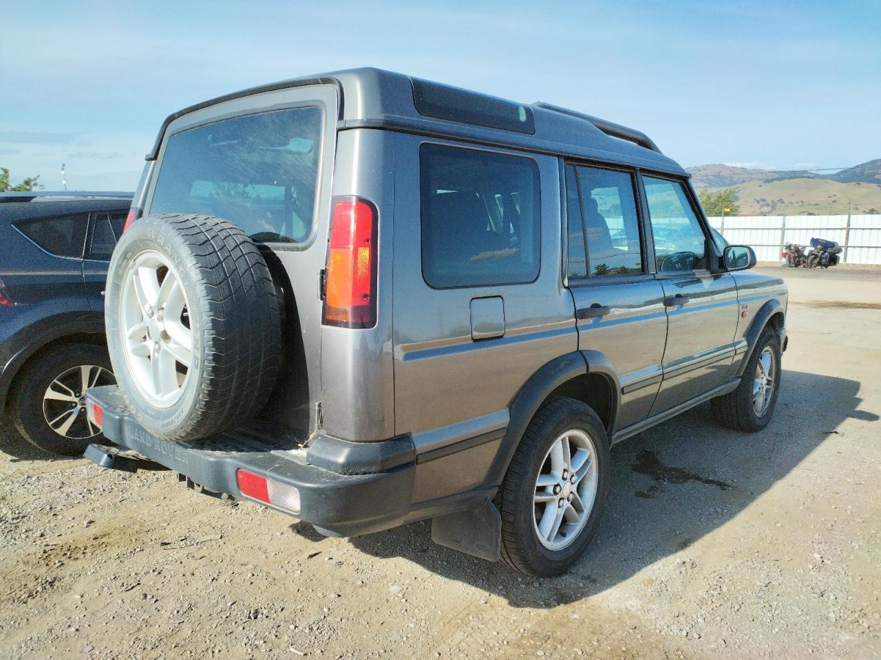 Photo 4 from auction – 2004 LAND ROVER DISCOVERY with VIN SALTW19414A850834