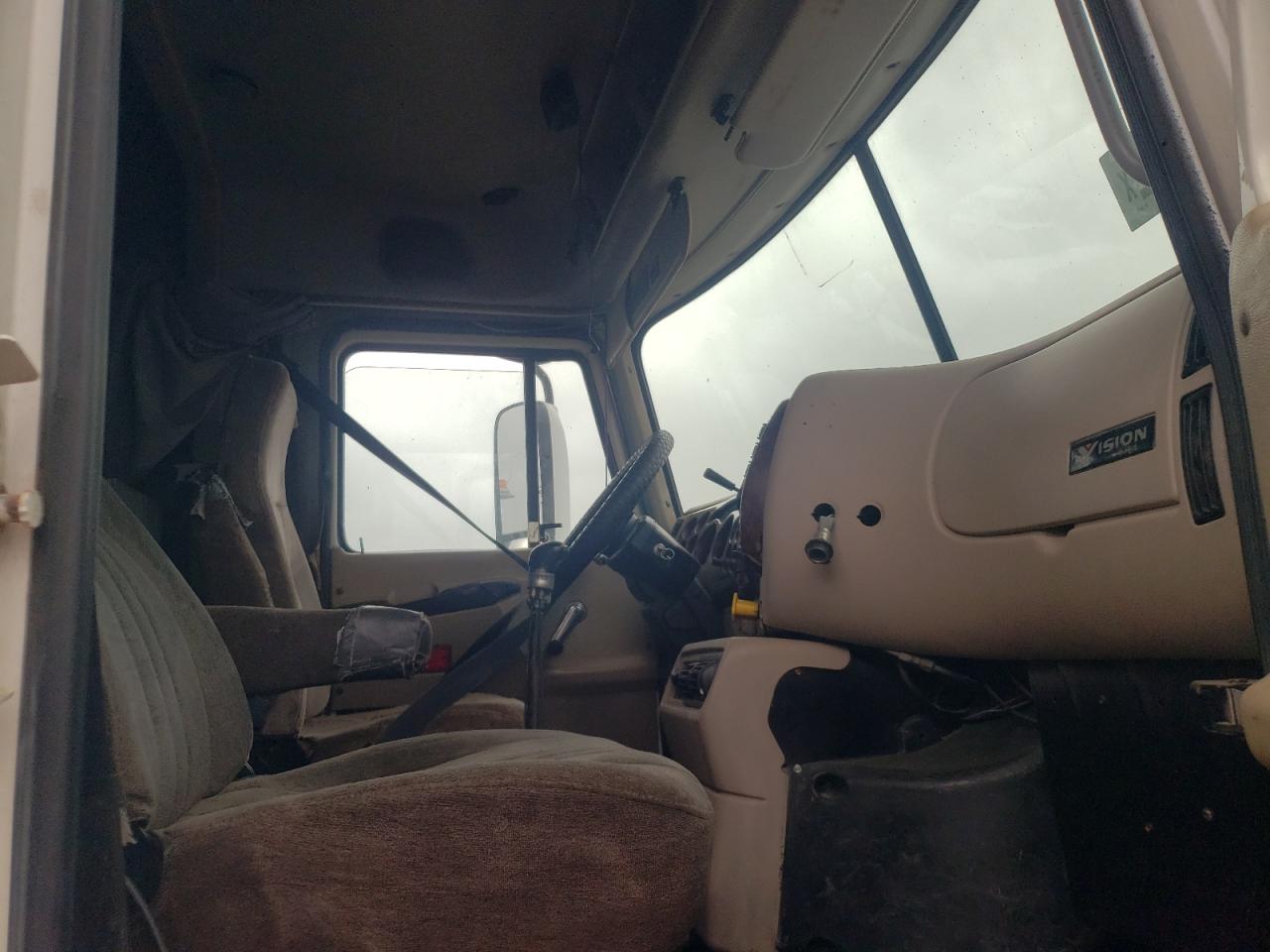 Photo 5 from auction – 2001 MACK 600 CX600 with VIN 1M1AE07Y81W006757