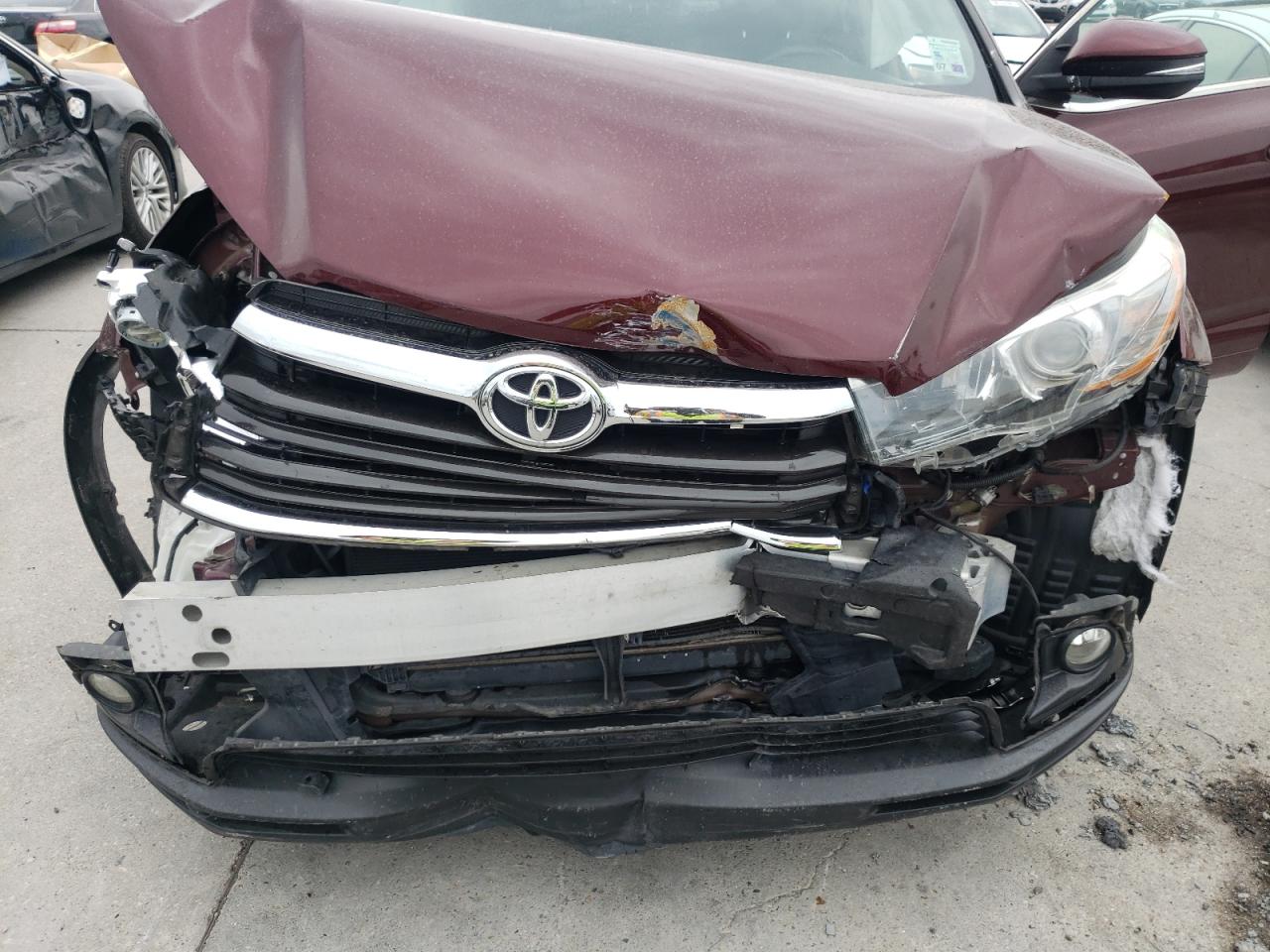 Photo 7 from auction – 2015 TOYOTA HIGHLANDER with VIN 5TDZKRFH9FS089737