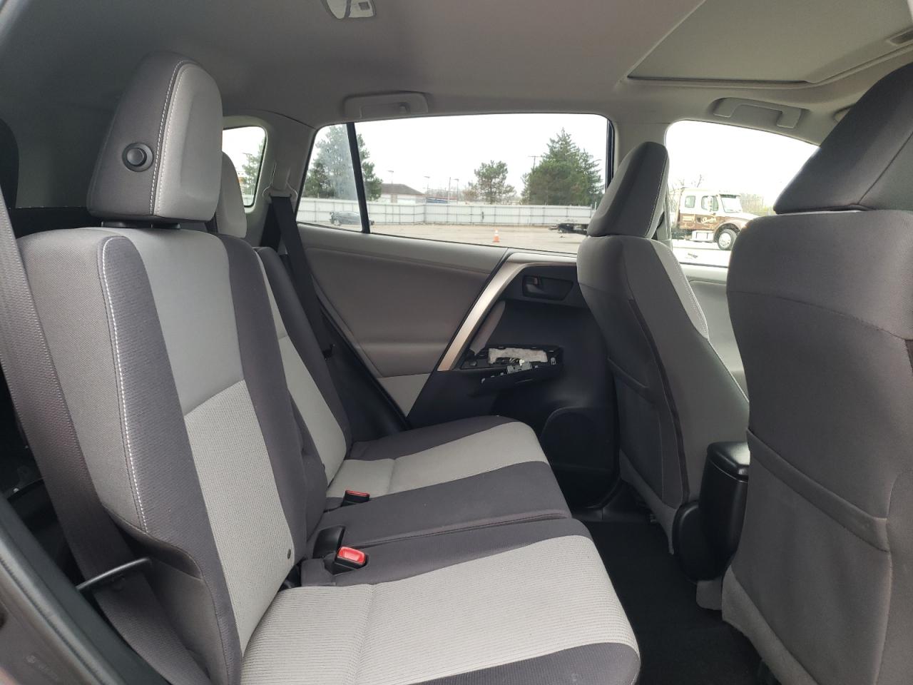 Photo 6 from auction – 2013 TOYOTA RAV4 XLE with VIN JTMRFREV6D5011124