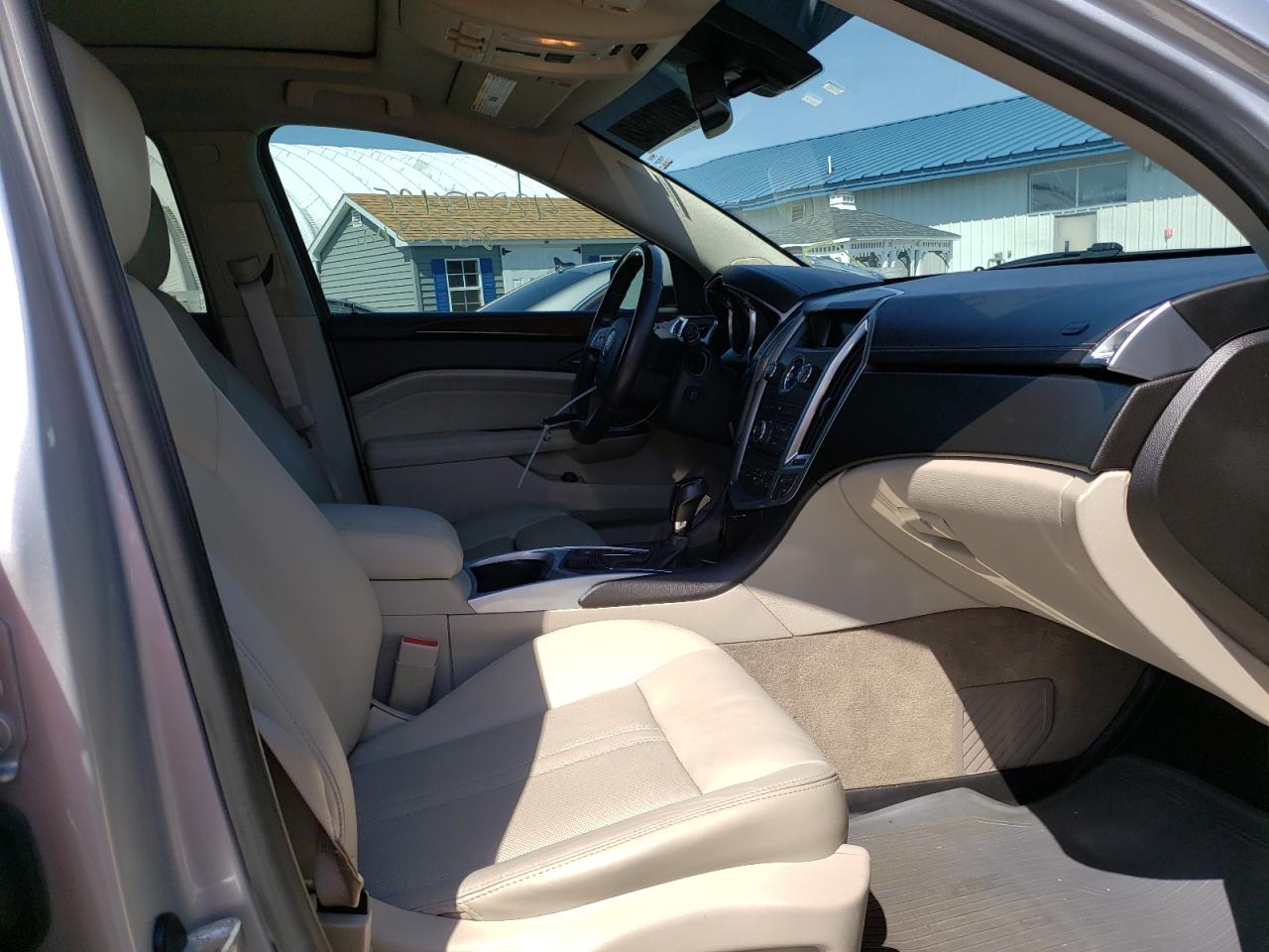 Photo 5 from auction – 2012 CADILLAC SRX LUXURY with VIN 3GYFNAE37CS610635
