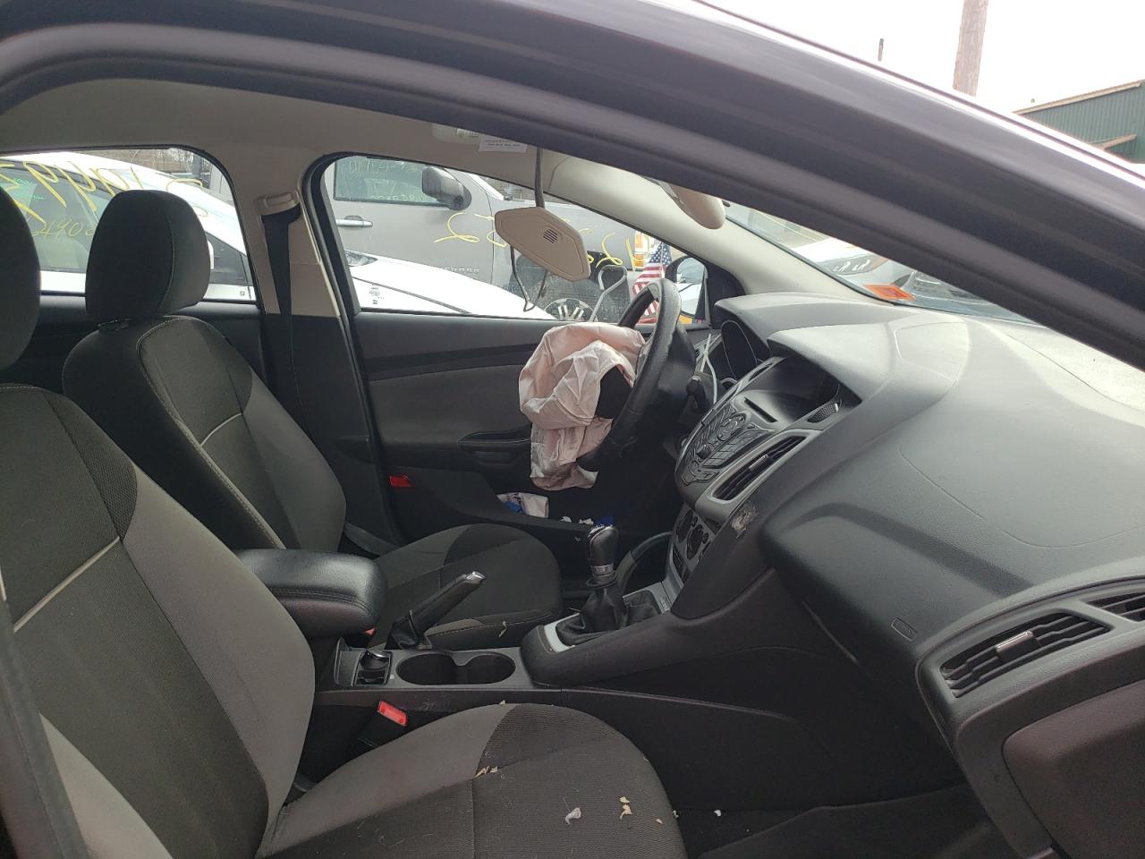 Photo 5 from auction – 2014 FORD FOCUS SE with VIN 1FADP3F29EL395198