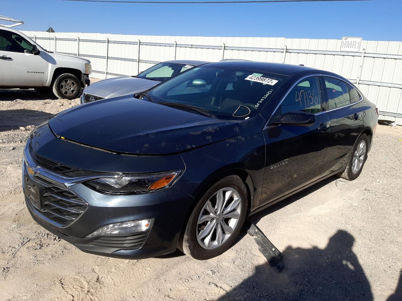Photo 2 from auction – 2020 CHEVROLET MALIBU LT with VIN 1G1ZD5ST5LF089929