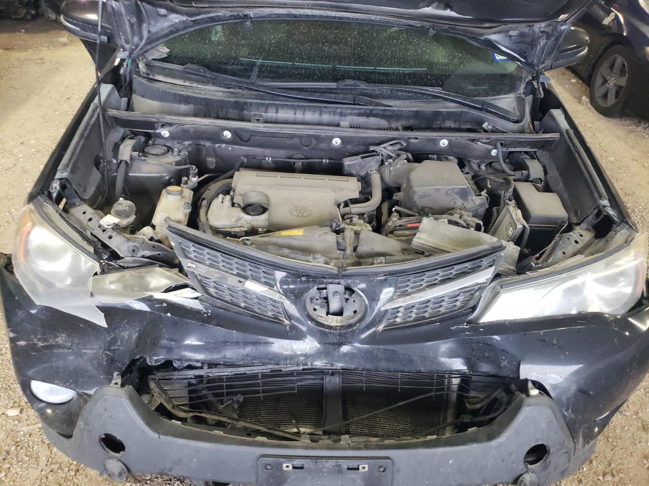 Photo 7 from auction – 2015 TOYOTA RAV4 LIMIT with VIN 2T3YFREV9FW195465