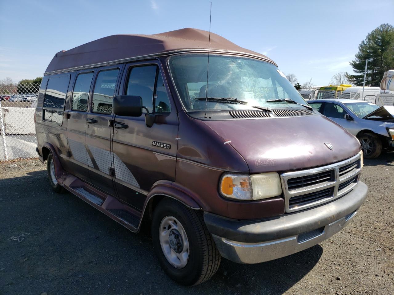 DODGE RAM VAN B2 1994 with VIN 2B6HB21Y0RK100760 - Photo from auction