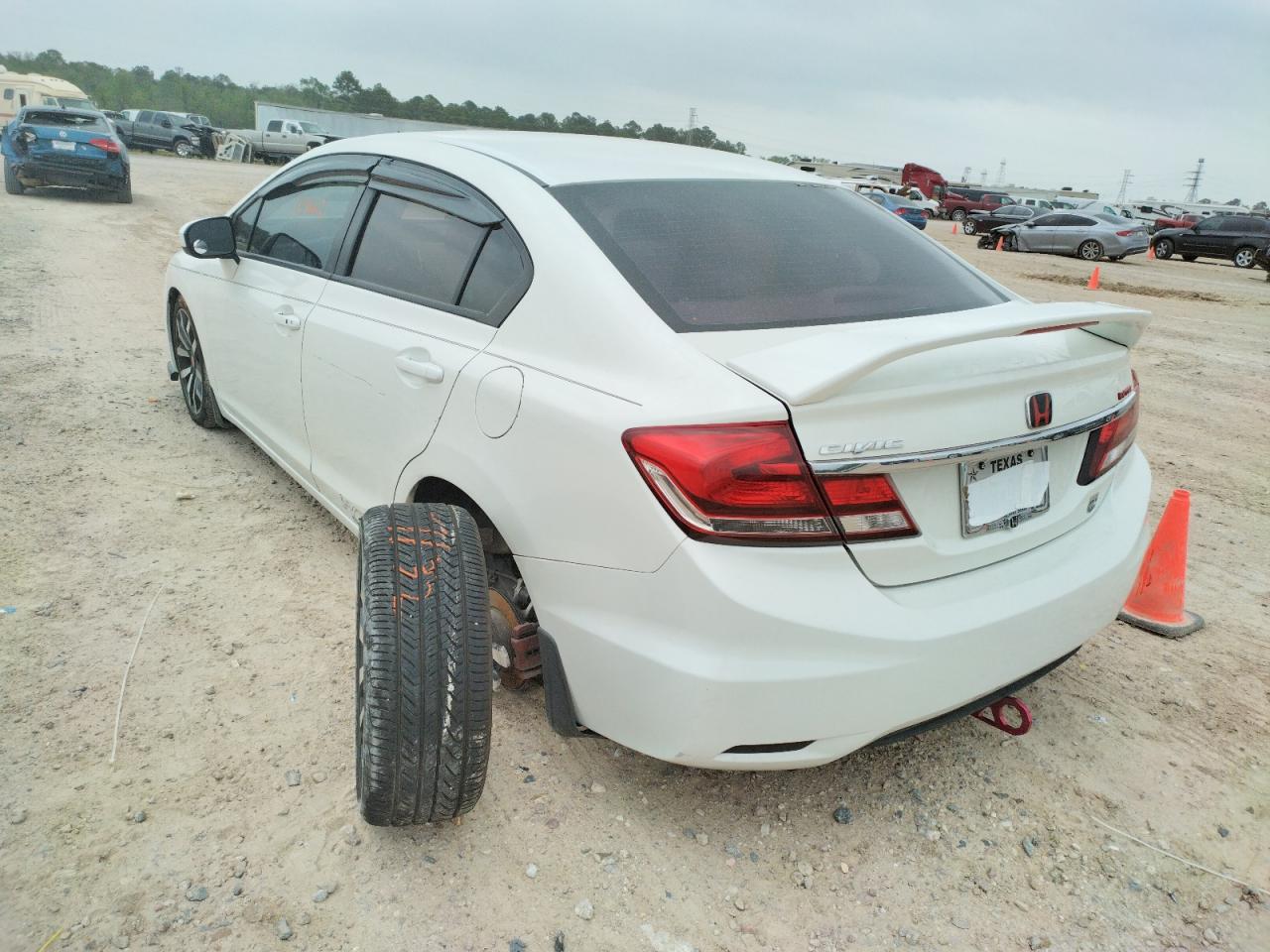 Photo 3 from auction – 2015 HONDA CIVIC EXL with VIN 19XFB2F90FE093933