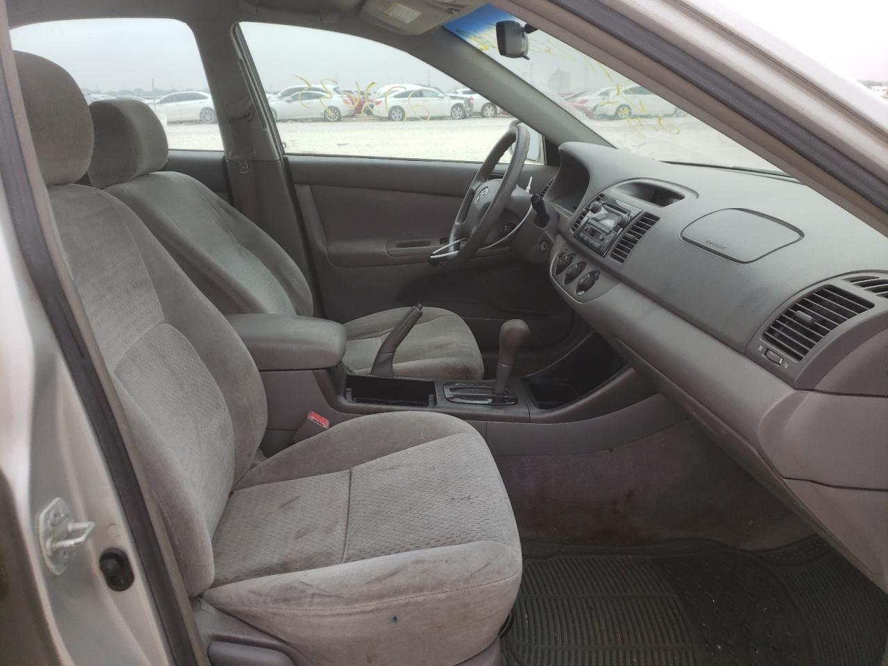 Photo 5 from auction – 2002 TOYOTA CAMRY LE with VIN 4T1BE32K52U027311