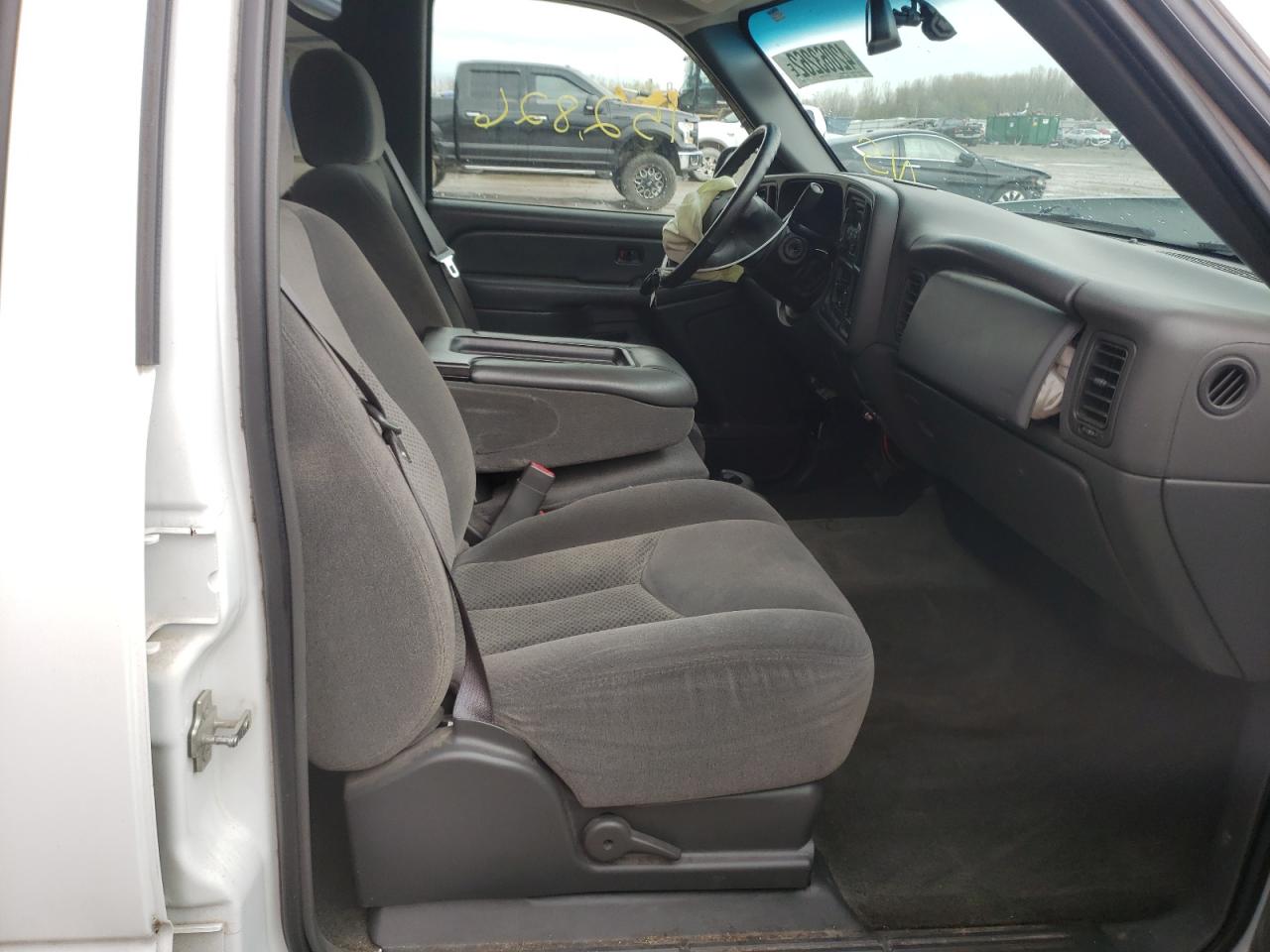 Photo 5 from auction – 2006 CHEVROLET SILVERADO with VIN 2GCEC13T461106313