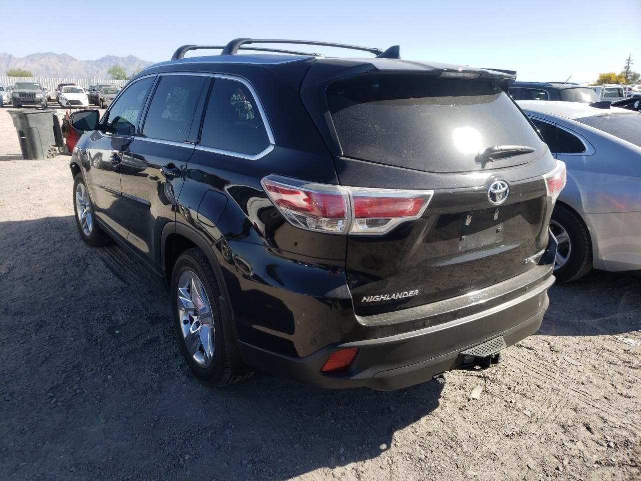 Photo 3 from auction – 2016 TOYOTA HIGHLANDER with VIN 5TDDKRFH7GS248766