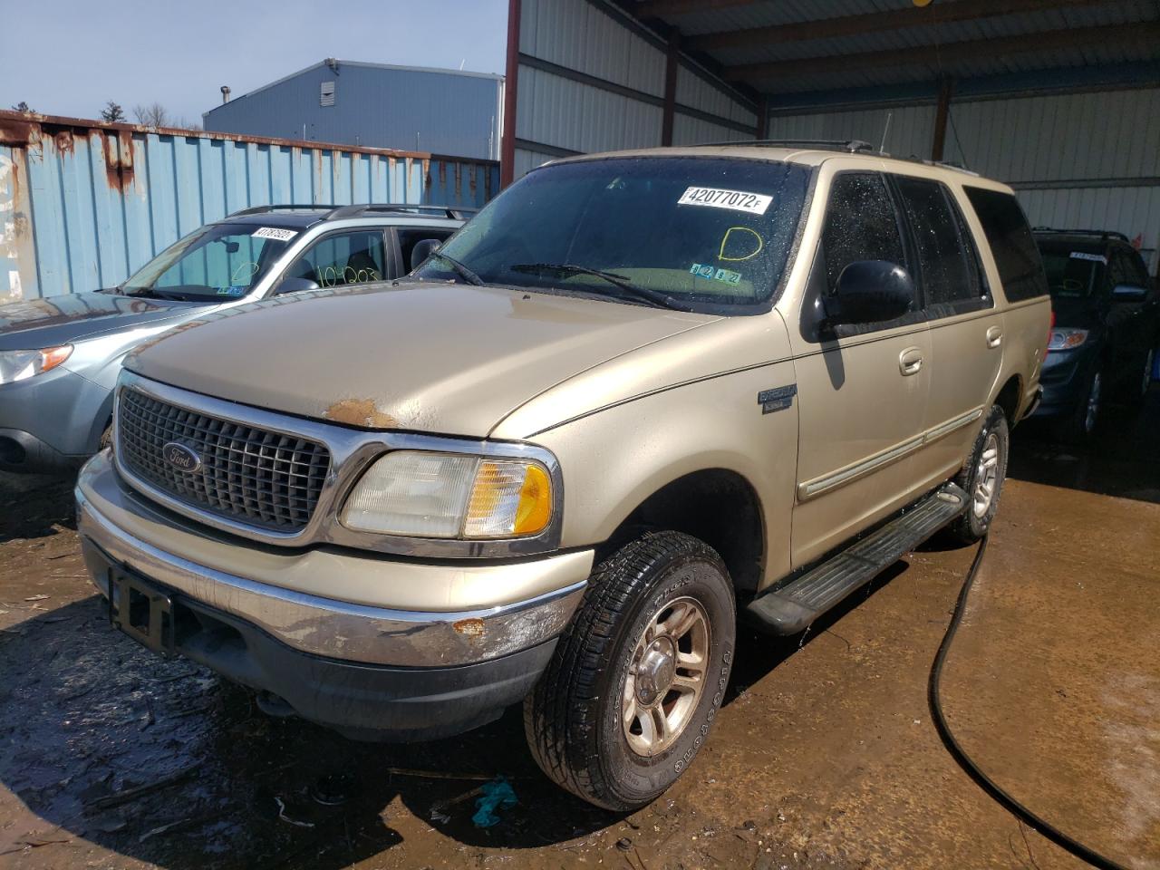 Photo 2 from auction – 2000 FORD EXPEDITION with VIN 1FMPU16LXYLB13180