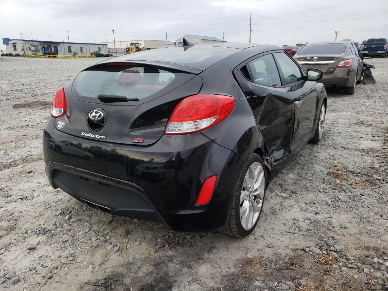 Photo 4 from auction – 2015 HYUNDAI VELOSTER with VIN KMHTC6AD5FU222622