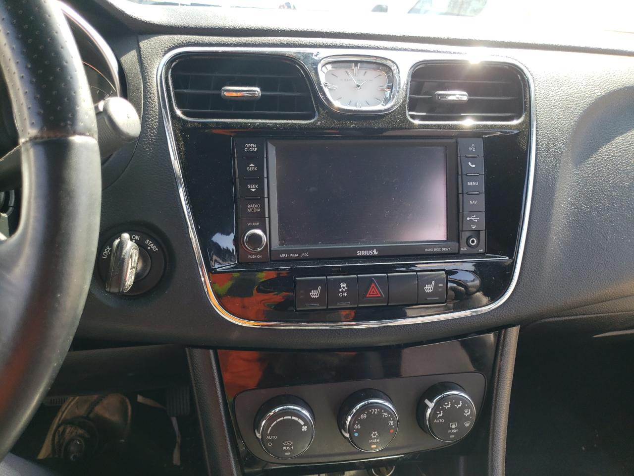 Photo 9 from auction – 2013 CHRYSLER 200 LIMITE with VIN 1C3CCBCG8DN728509
