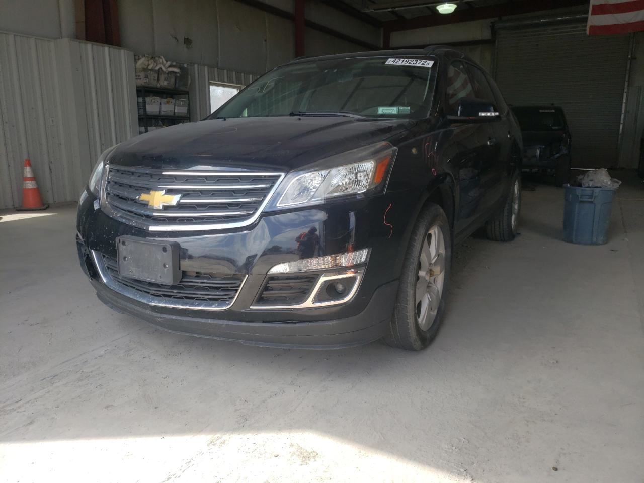 Photo 2 from auction – 2016 CHEVROLET TRAVERSE L with VIN 1GNKVGKD4GJ110032