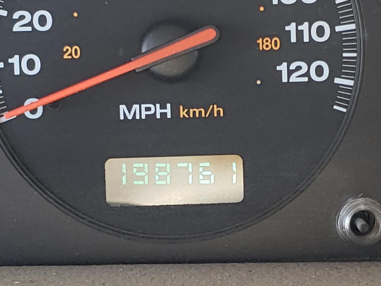 Photo 8 from auction – 2000 JEEP GRAND CHER with VIN 1J4G258S8YC331229