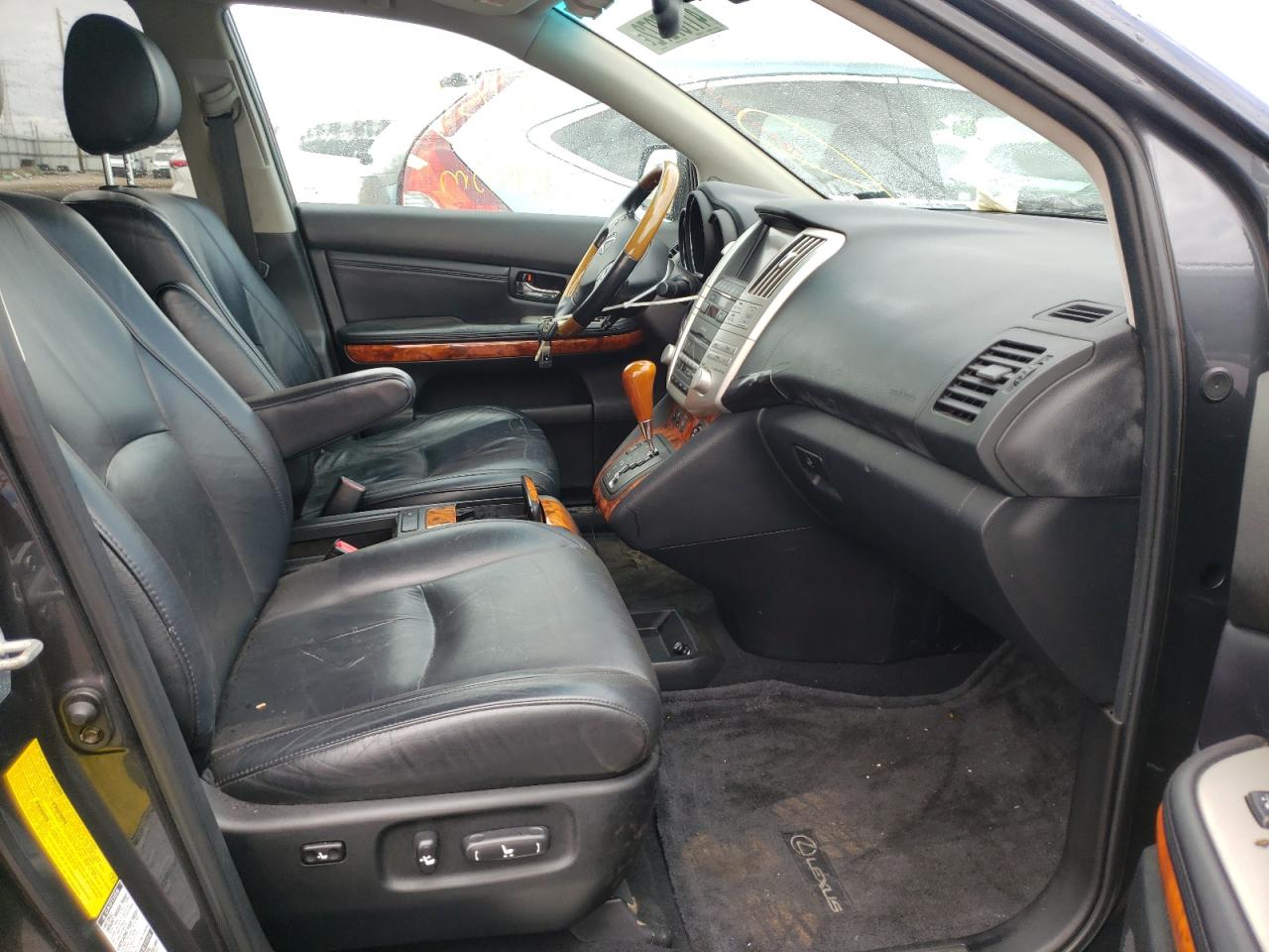 Photo 5 from auction – 2006 LEXUS RX 330 with VIN 2T2HA31U56C105744