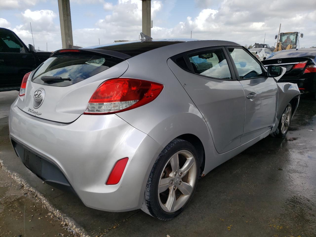 Photo 4 from auction – 2012 HYUNDAI VELOSTER with VIN KMHTC6AD8CU046516