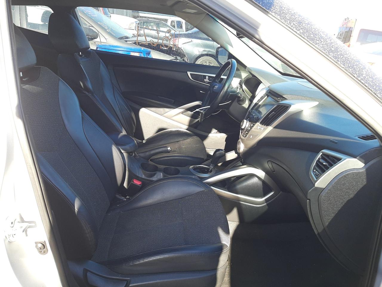 Photo 5 from auction – 2013 HYUNDAI VELOSTER with VIN KMHTC6AD1DU086597