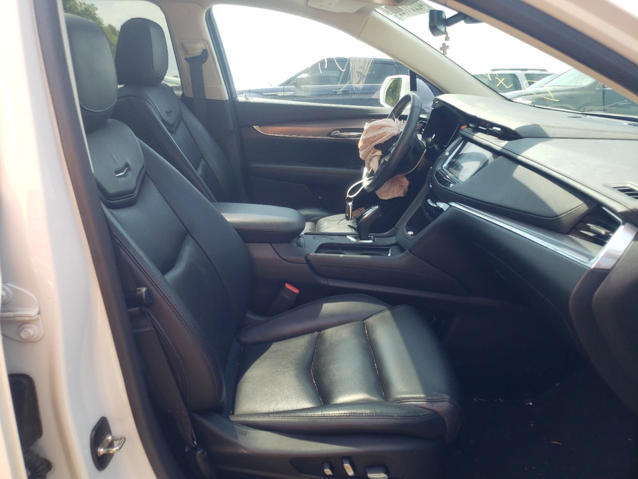 Photo 5 from auction – 2017 CADILLAC XT5 LUXURY with VIN 1GYKNBRS8HZ232471