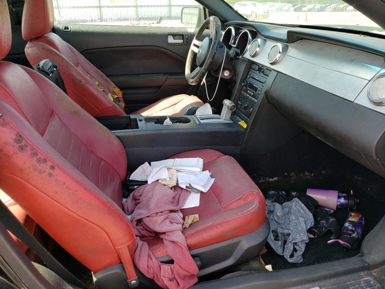 Photo 5 from auction – 2005 FORD MUSTANG with VIN 1ZVHT80N855132807