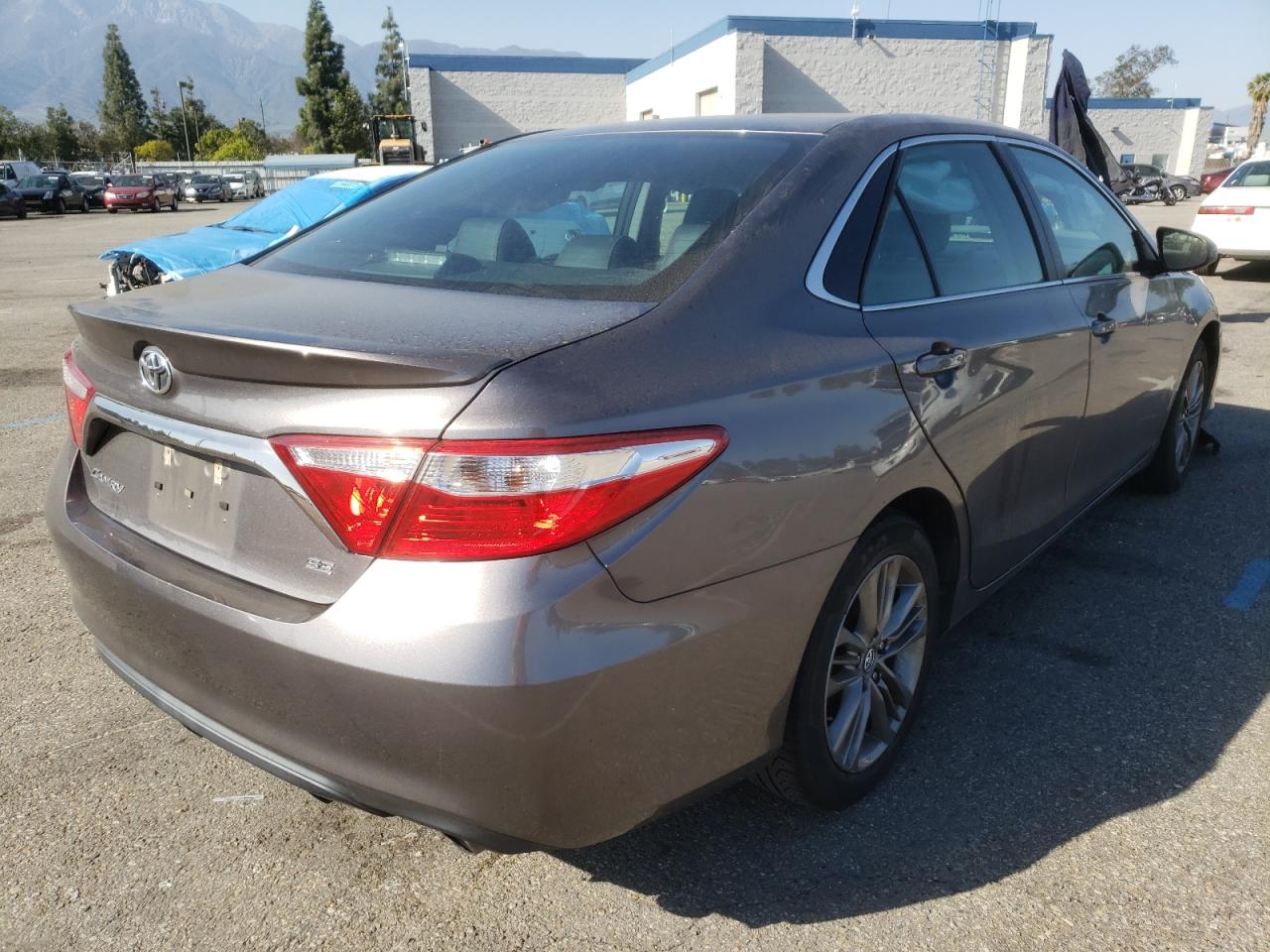 Photo 4 from auction – 2017 TOYOTA CAMRY LE with VIN 4T1BF1FK7HU813650