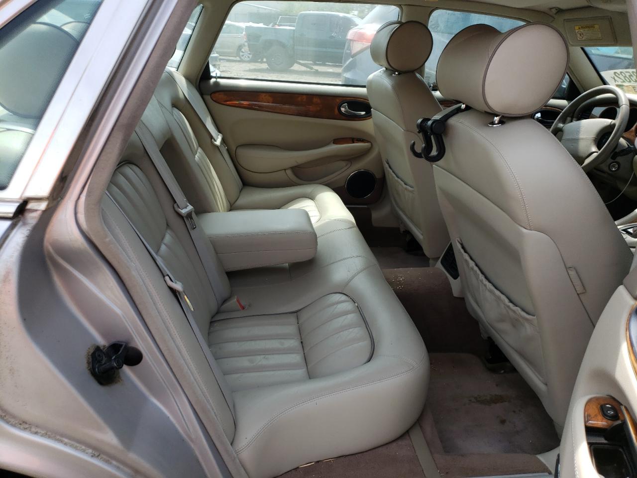 Photo 6 from auction – 2001 JAGUAR XJ8 with VIN SAJDA14C41LF26337