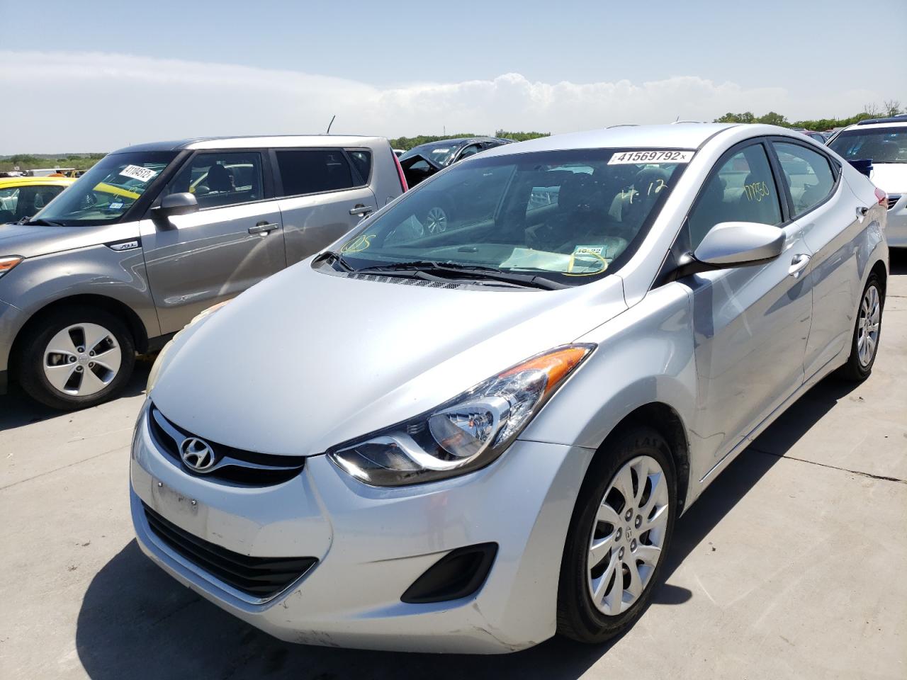 Photo 2 from auction – 2011 HYUNDAI ELANTRA GL with VIN 5NPDH4AE2BH047306
