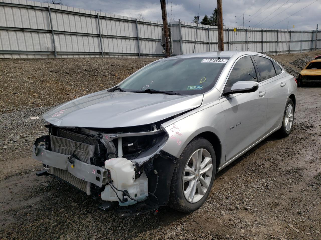 Photo 2 from auction – 2018 CHEVROLET MALIBU LT with VIN 1G1ZD5ST1JF251102