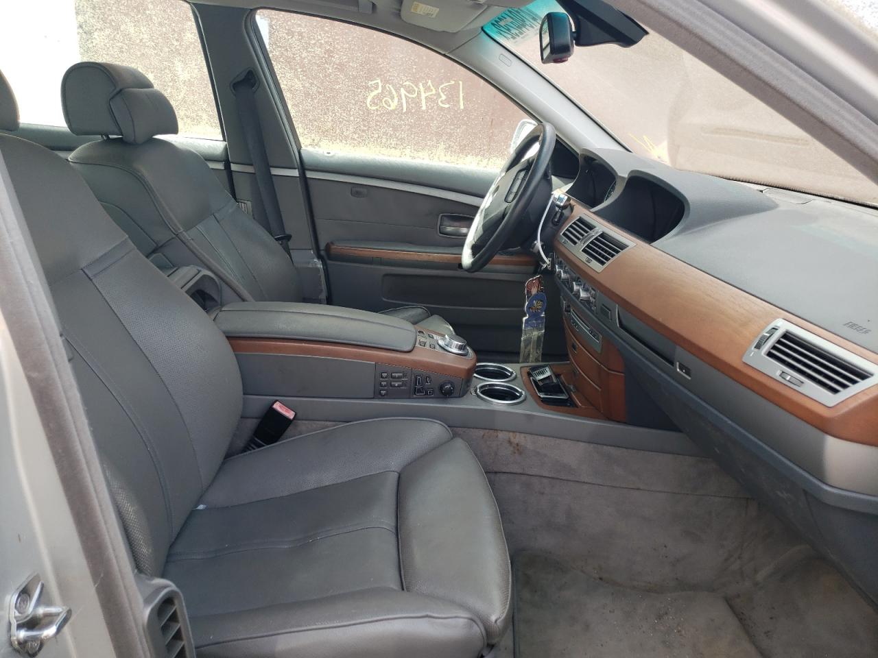 Photo 5 from auction – 2006 BMW 750 LI with VIN WBAHN83526DT39531