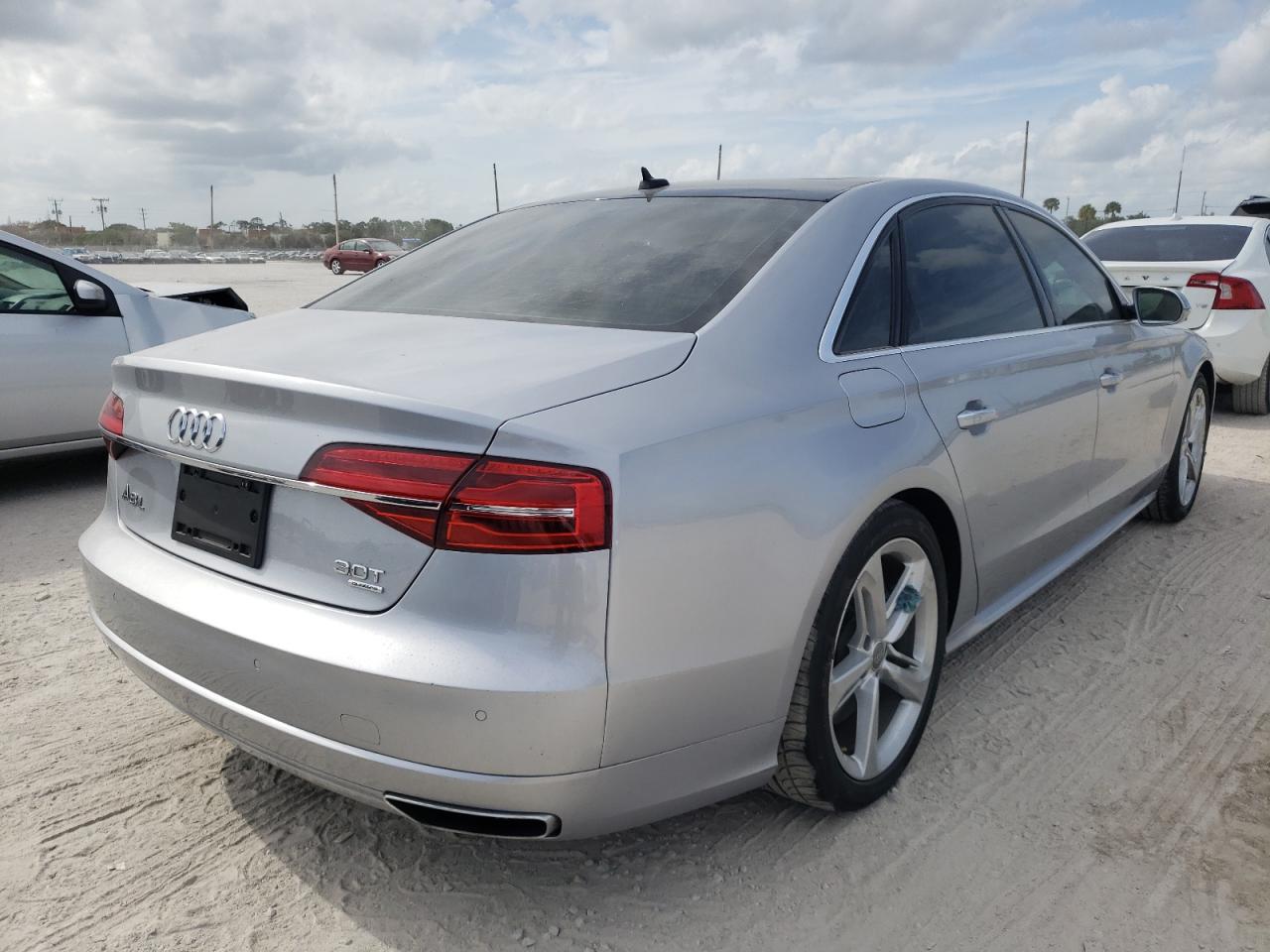 Photo 4 from auction – 2018 AUDI A8 L QUATT with VIN WAU44AFD5JN000390
