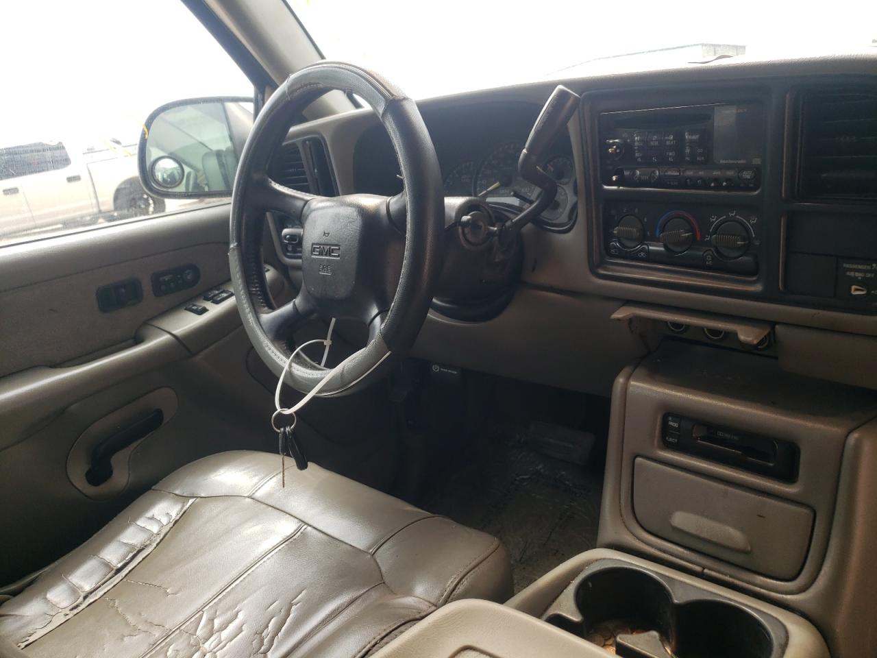 Photo 9 from auction – 2000 GMC NEW SIERRA with VIN 2GTEC19T1Y1396987