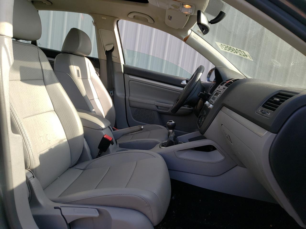 Photo 5 from auction – 2007 VOLKSWAGEN JETTA WOLF with VIN 3VWEF71K47M070229
