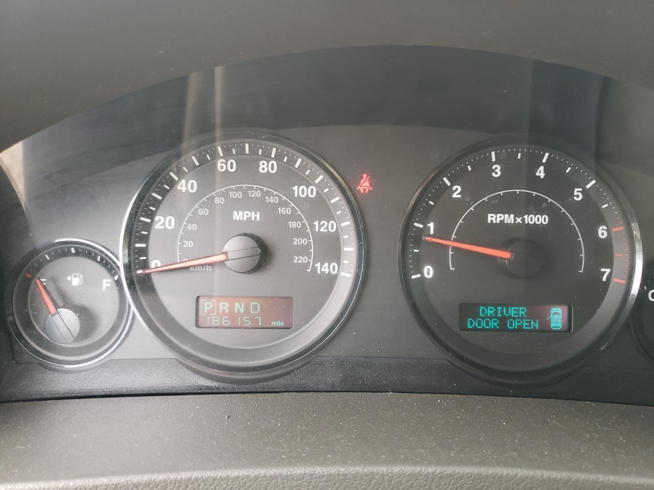 Photo 8 from auction – 2005 JEEP GRAND CHER with VIN 1J4GR48K15C670805