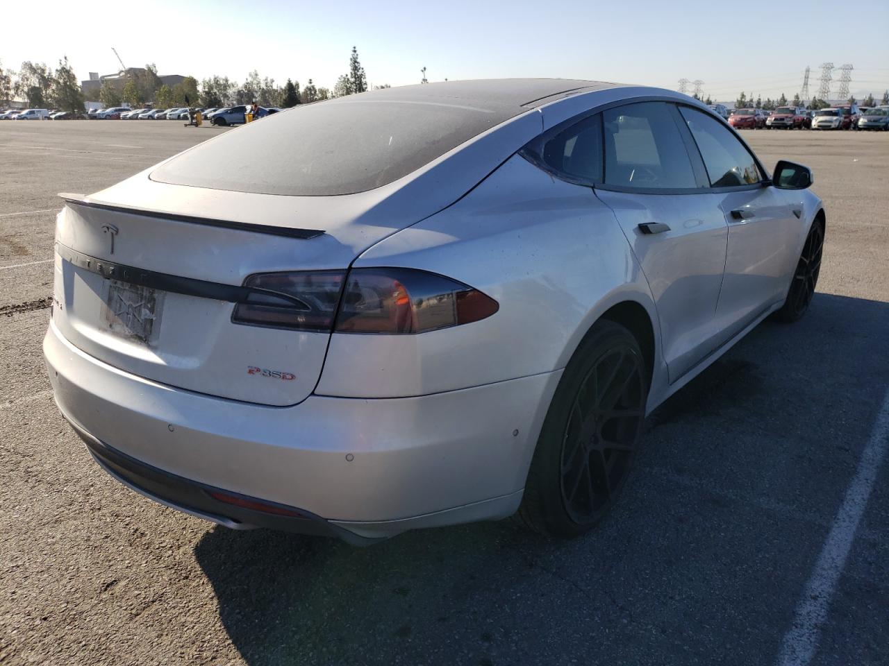 Photo 4 from auction – 2014 TESLA MODEL S with VIN 5YJSA1H27EFP64325