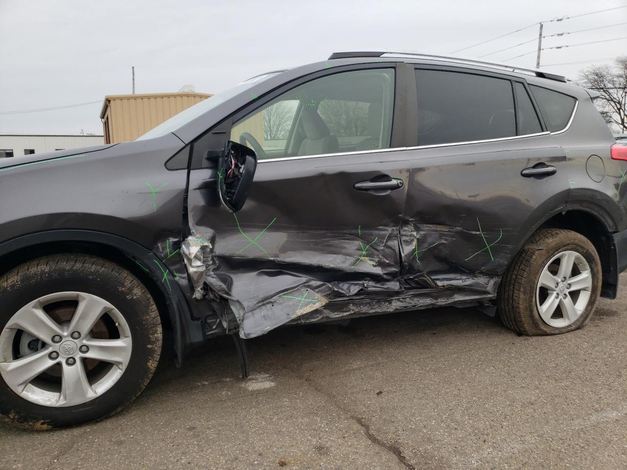 Photo 9 from auction – 2013 TOYOTA RAV4 XLE with VIN JTMRFREV6D5011124