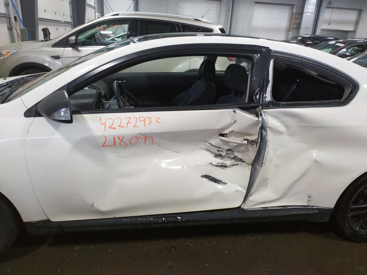 Photo 9 from auction – 2005 TOYOTA SCION TC with VIN JTKDE177050062946