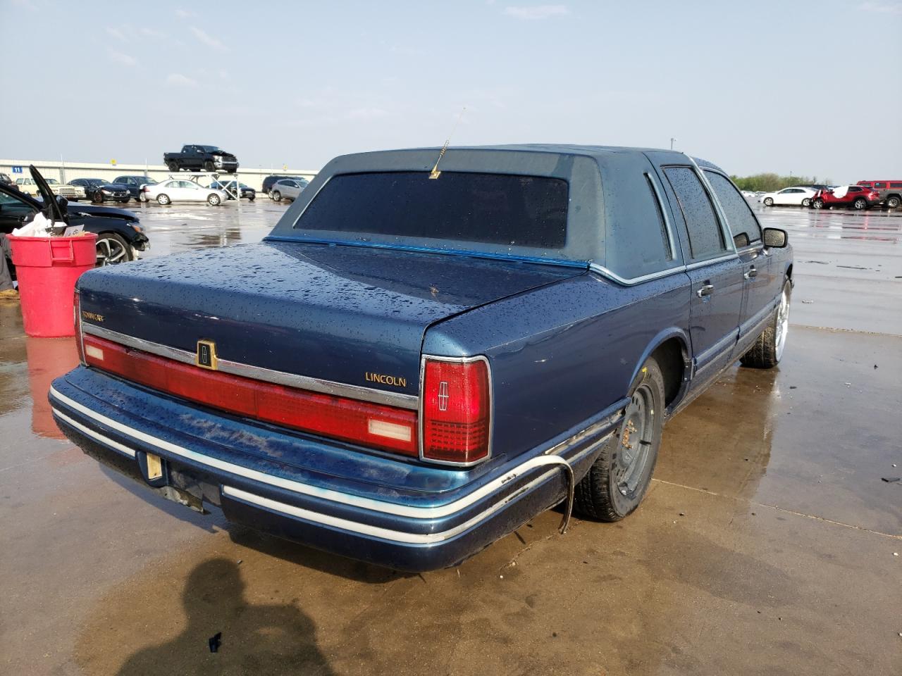 Photo 4 from auction – 1993 LINCOLN TOWN CAR E with VIN 1LNLM81W2PY756357