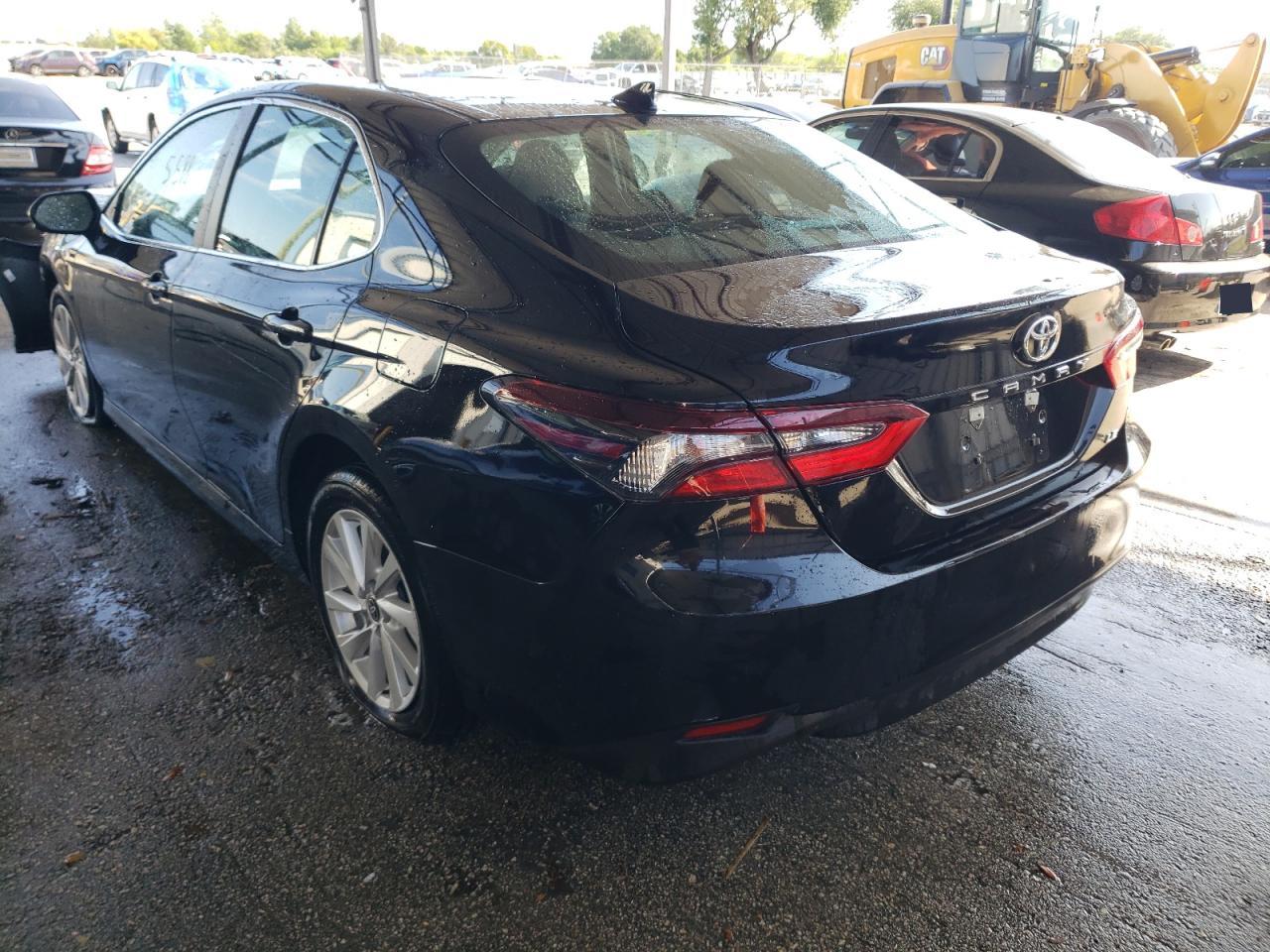 Photo 3 from auction – 2022 TOYOTA CAMRY LE with VIN 4T1C11AK5NU651118