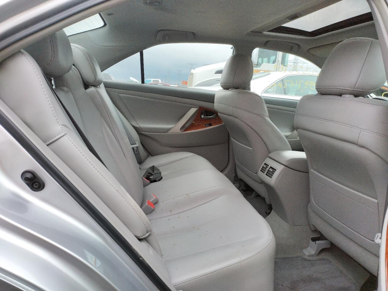 Photo 6 from auction – 2011 TOYOTA CAMRY BASE with VIN 4T4BF3EKXBR185237