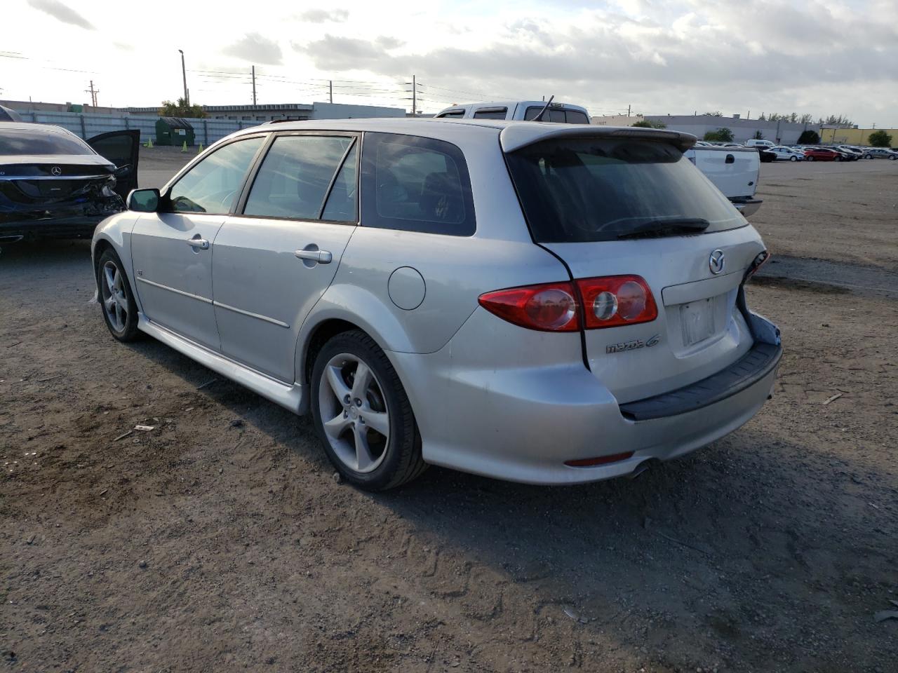 Photo 3 from auction – 2004 MAZDA 6 S with VIN 1YVFP82DX45N86794