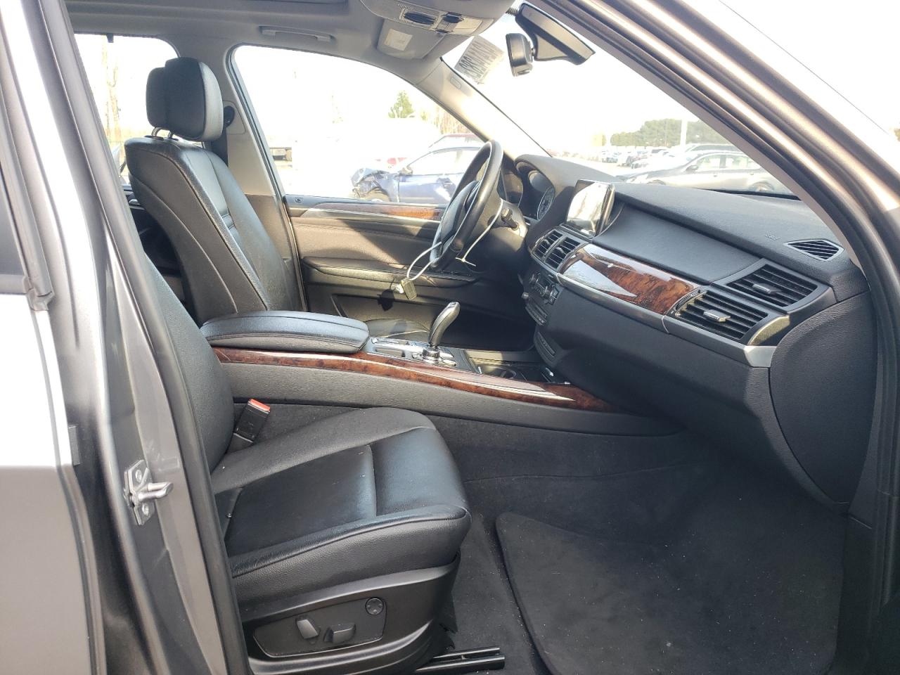 Photo 5 from auction – 2012 BMW X5 XDRIVE3 with VIN 5UXZV4C55CL748798