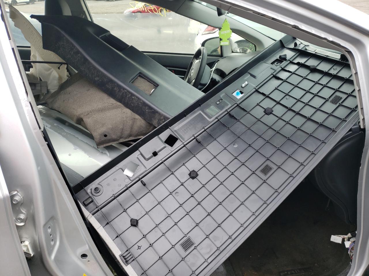 Photo 5 from auction – 2013 TOYOTA PRIUS HYB with VIN JTDKN3DP0D3030607